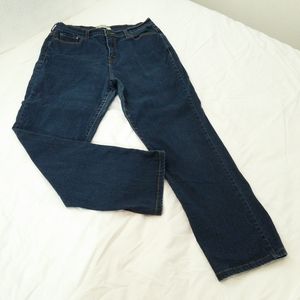 Levis 512 straight leg/perfectly slimming